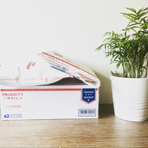 Meet your Posher Caroline! - Picture 4 of 4